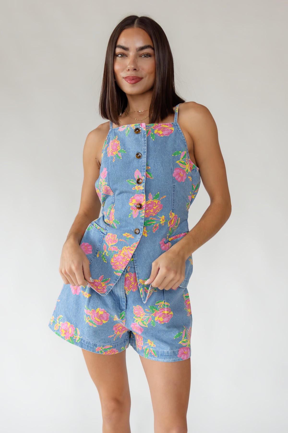 Jardin Floral Denim Vest — Cotton Sleeveless Button-Front Top M
