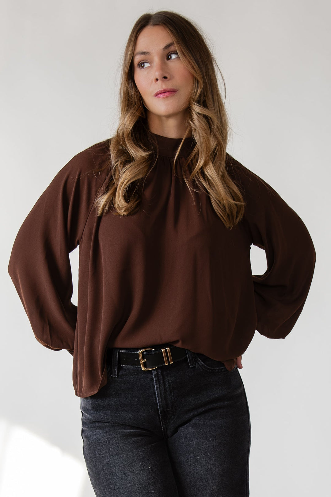 ASTR The Label Sabelle Top - Brown - JO+CO