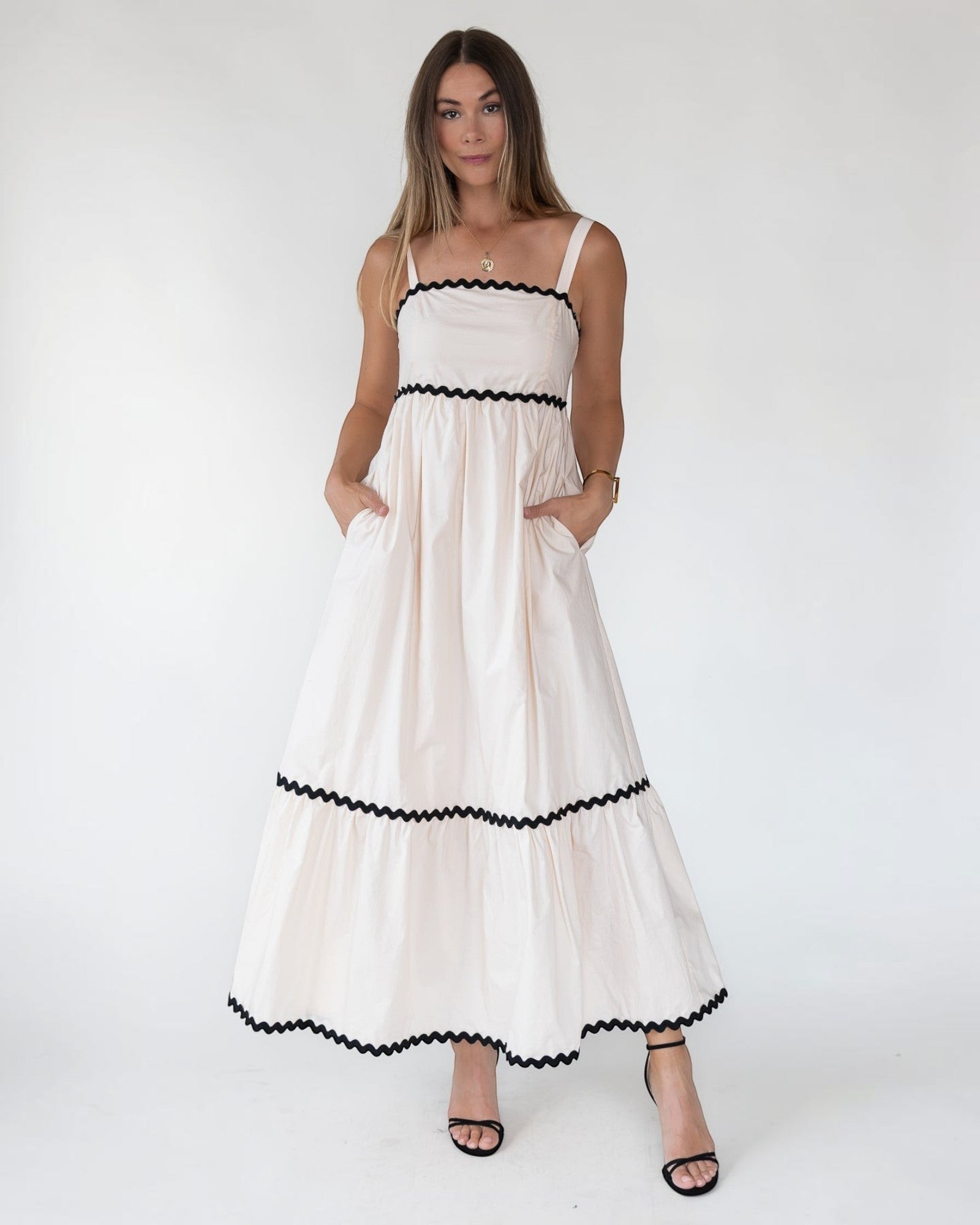 white dress with black trim Sheath Dress/Black M 6 M/L fits size US 8 Black Dress With White Trim