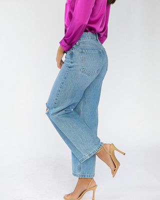 JO+CO Amari Midrise Skater Denim jeans with knee slit, light wash, relaxed fit, ankle length.